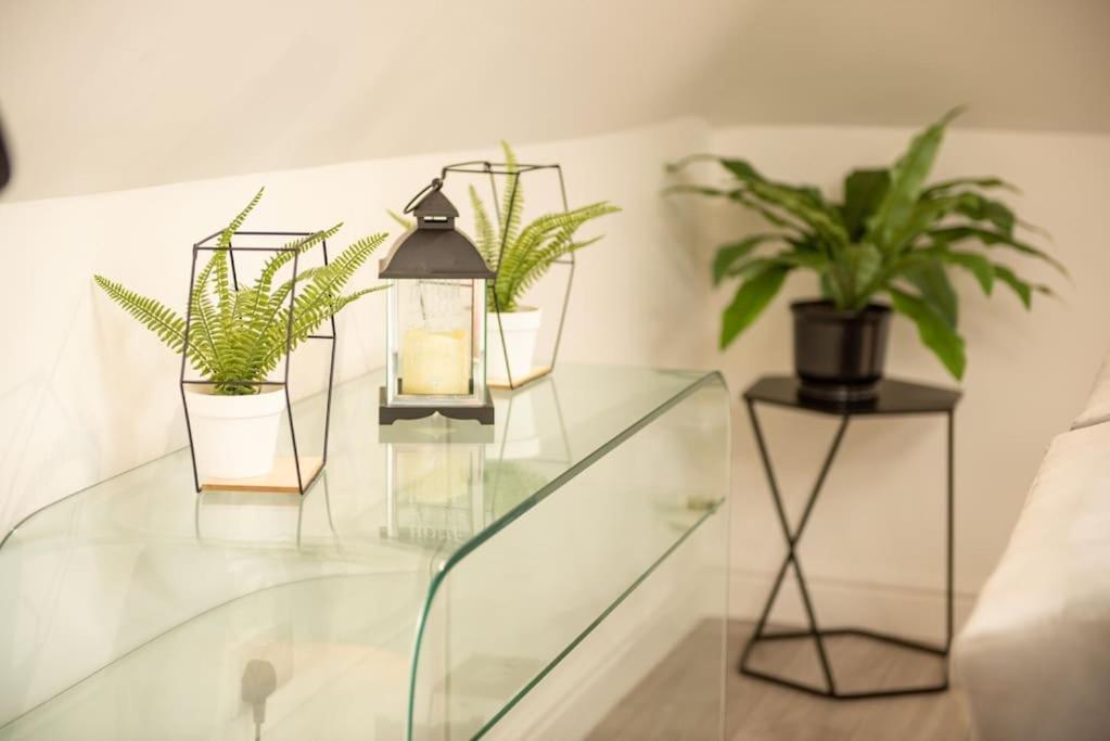 קידלינגטון Orchid Lodge - Two Bed Generous Flat - Parking, Netflix, Wifi - Close To Blenheim Palace & Oxford - F4 מראה חיצוני תמונה