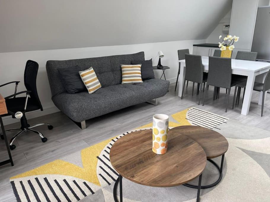 קידלינגטון Orchid Lodge - Two Bed Generous Flat - Parking, Netflix, Wifi - Close To Blenheim Palace & Oxford - F4 מראה חיצוני תמונה