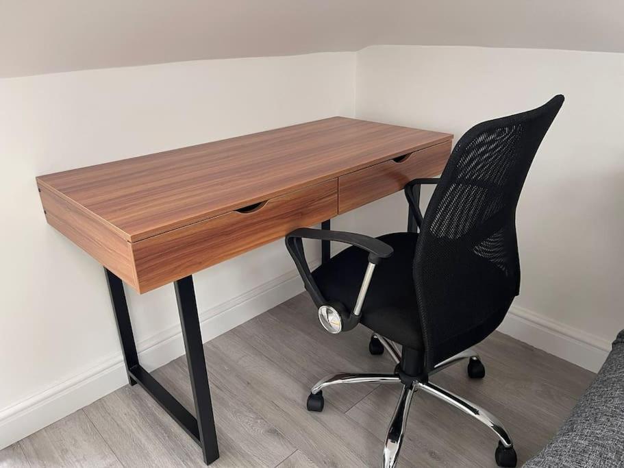 קידלינגטון Orchid Lodge - Two Bed Generous Flat - Parking, Netflix, Wifi - Close To Blenheim Palace & Oxford - F4 מראה חיצוני תמונה
