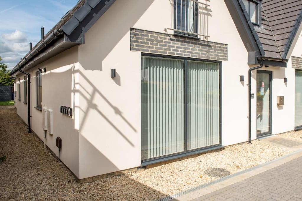 קידלינגטון Orchid Lodge - Two Bed Generous Flat - Parking, Netflix, Wifi - Close To Blenheim Palace & Oxford - F4 מראה חיצוני תמונה
