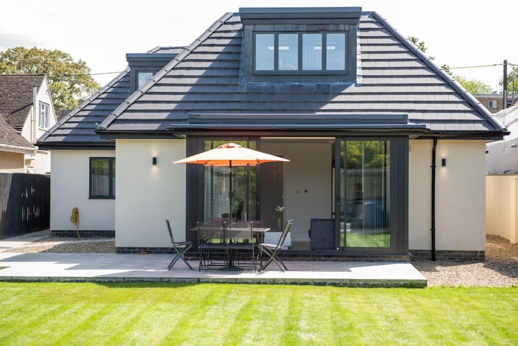 קידלינגטון Orchid Lodge - Two Bed Generous Flat - Parking, Netflix, Wifi - Close To Blenheim Palace & Oxford - F4 מראה חיצוני תמונה