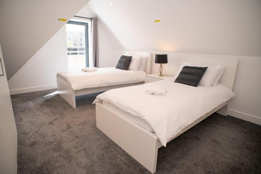 קידלינגטון Orchid Lodge - Two Bed Generous Flat - Parking, Netflix, Wifi - Close To Blenheim Palace & Oxford - F4 מראה חיצוני תמונה
