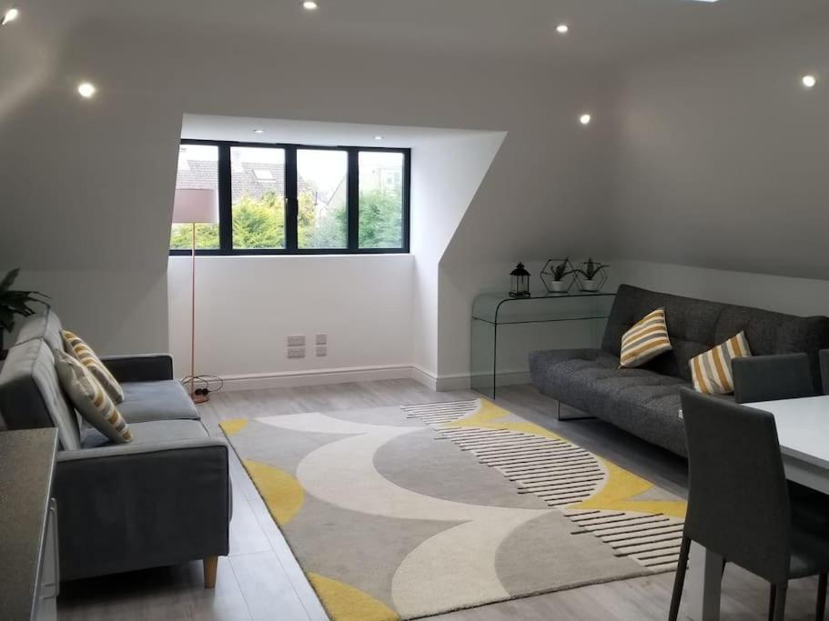 קידלינגטון Orchid Lodge - Two Bed Generous Flat - Parking, Netflix, Wifi - Close To Blenheim Palace & Oxford - F4 מראה חיצוני תמונה