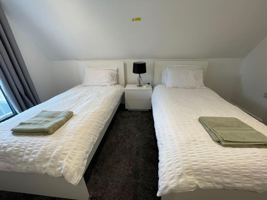 קידלינגטון Orchid Lodge - Two Bed Generous Flat - Parking, Netflix, Wifi - Close To Blenheim Palace & Oxford - F4 מראה חיצוני תמונה